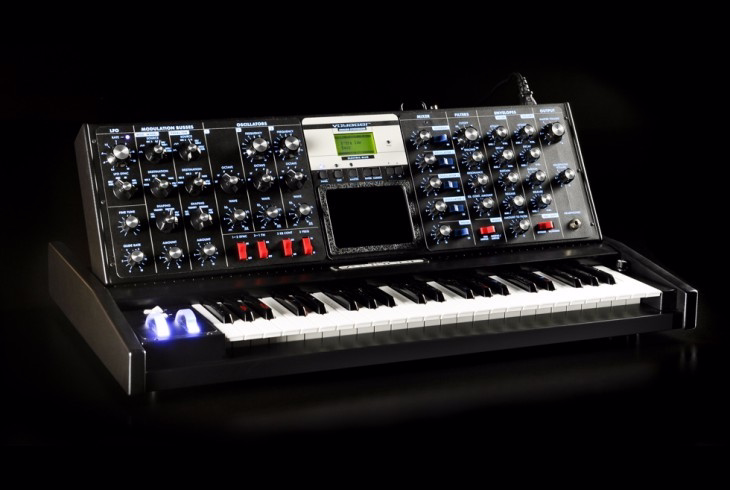 Moog Voyager Electric Blue Edition